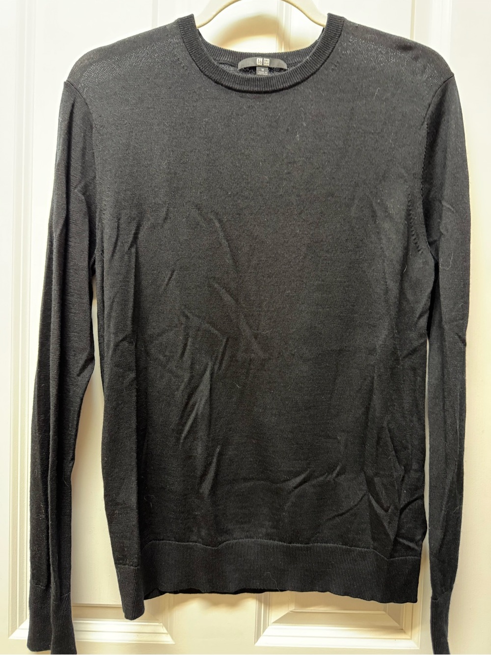 Uniqlo black merino wool crew neck sweater